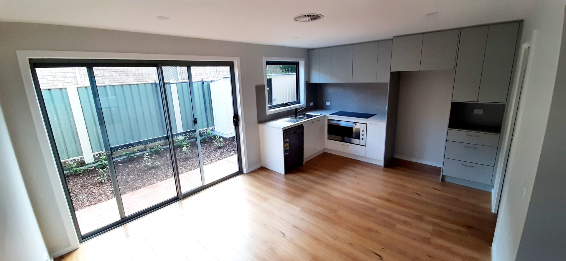 For Rent By Owner Queanbeyan NSW 2620 3/8 Donald Road