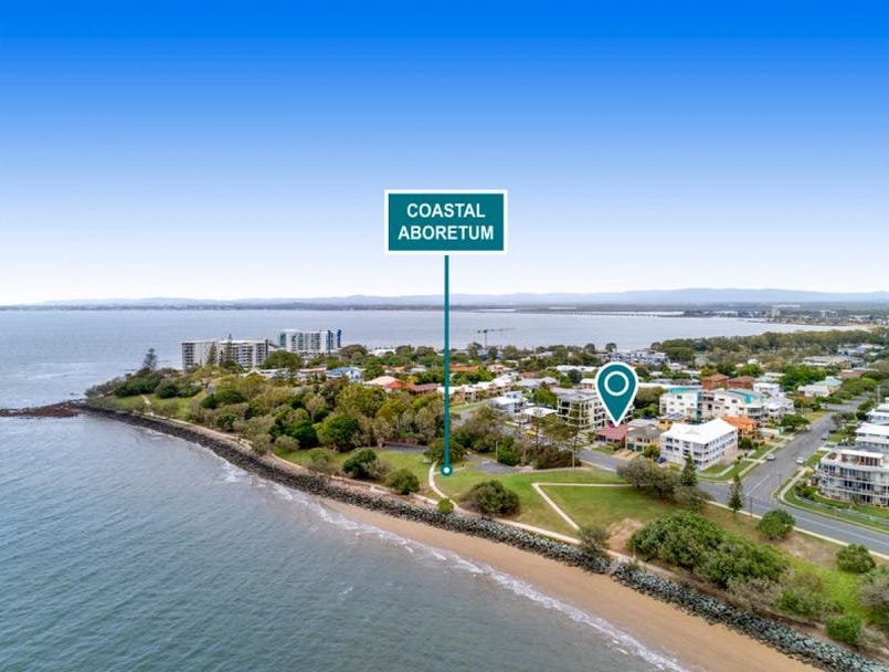 Private Rental 32 Gayundah Esplanade, Woody Point, QLD 4019