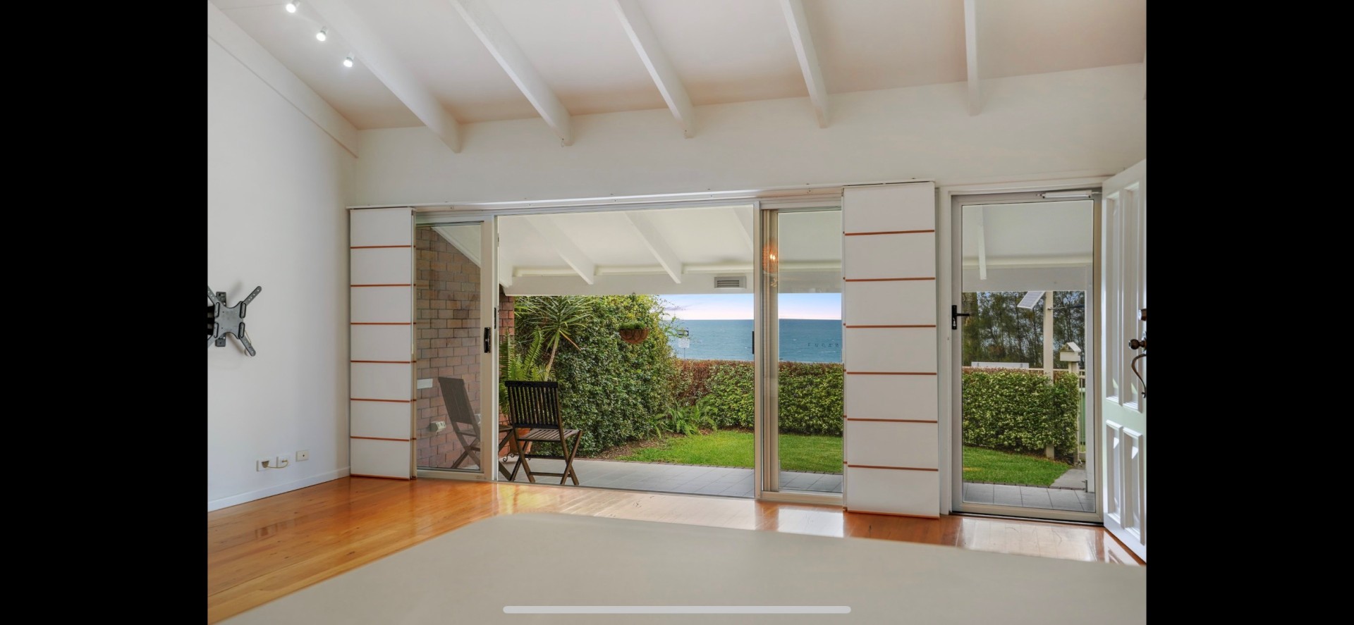 Private Rental 32 Gayundah Esplanade, Woody Point, QLD 4019