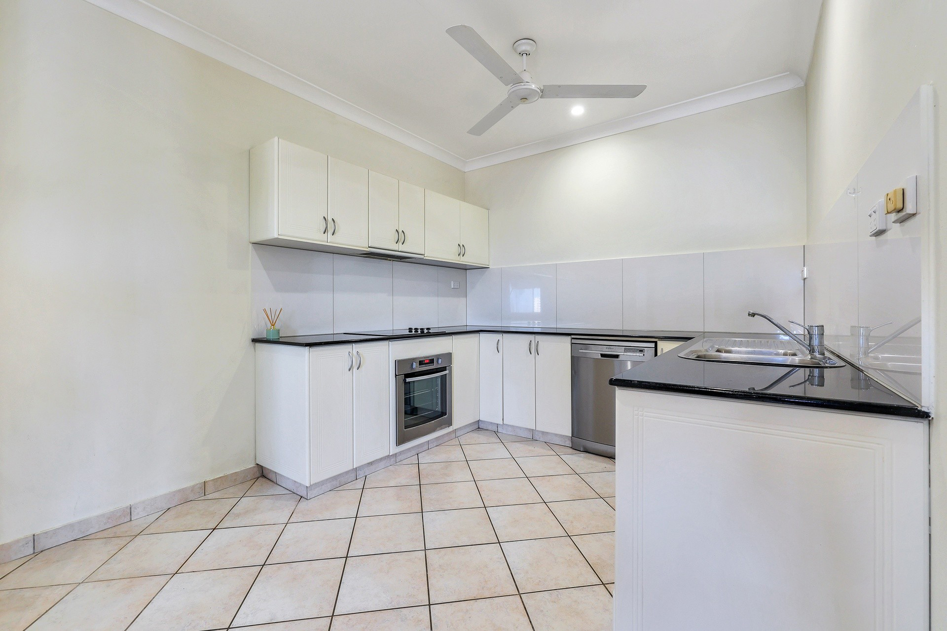 For Sale By Owner Darwin City NT 0800 19/91 McMinn Street