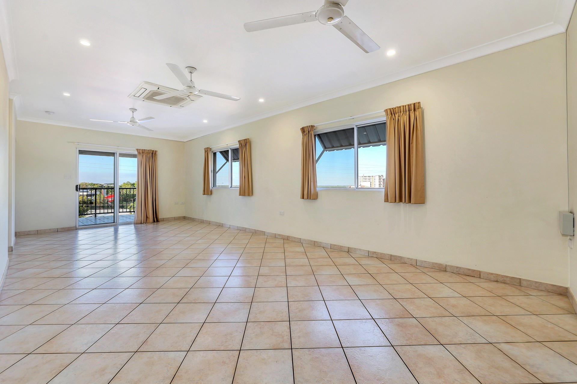 For Sale By Owner Darwin City NT 0800 19/91 McMinn Street