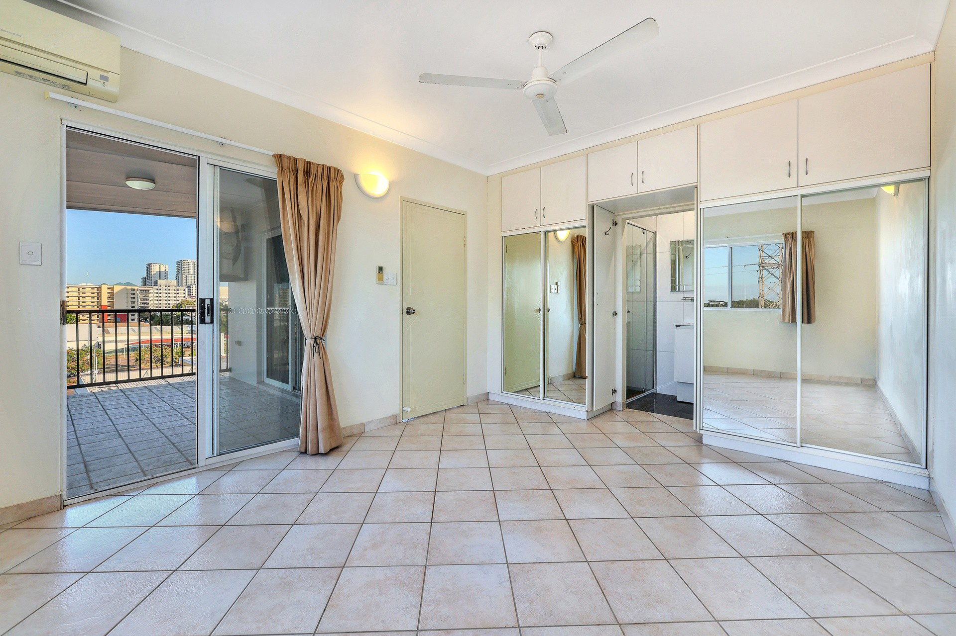 For Sale By Owner Darwin City NT 0800 19/91 McMinn Street