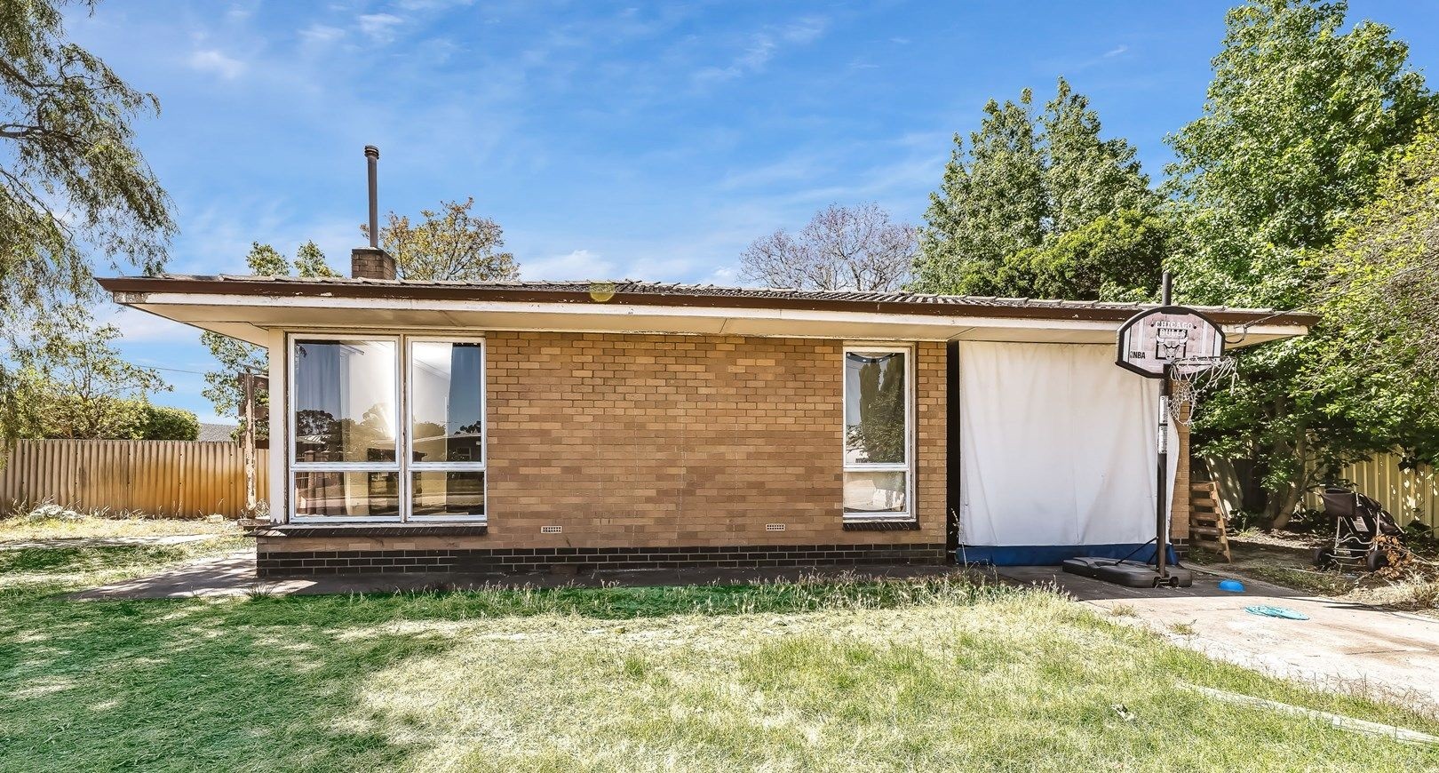 Private Rental 38 Westlake Road, Morley, WA 6062