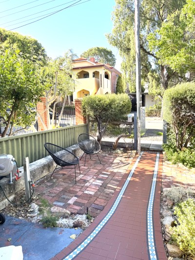 For Sale By Owner MOUNT LAWLEY, WA 6050