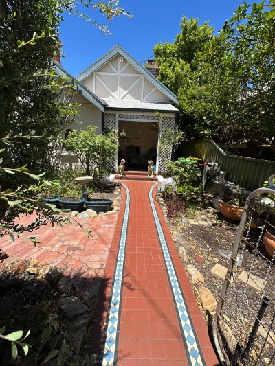 For Sale By Owner MOUNT LAWLEY, WA 6050