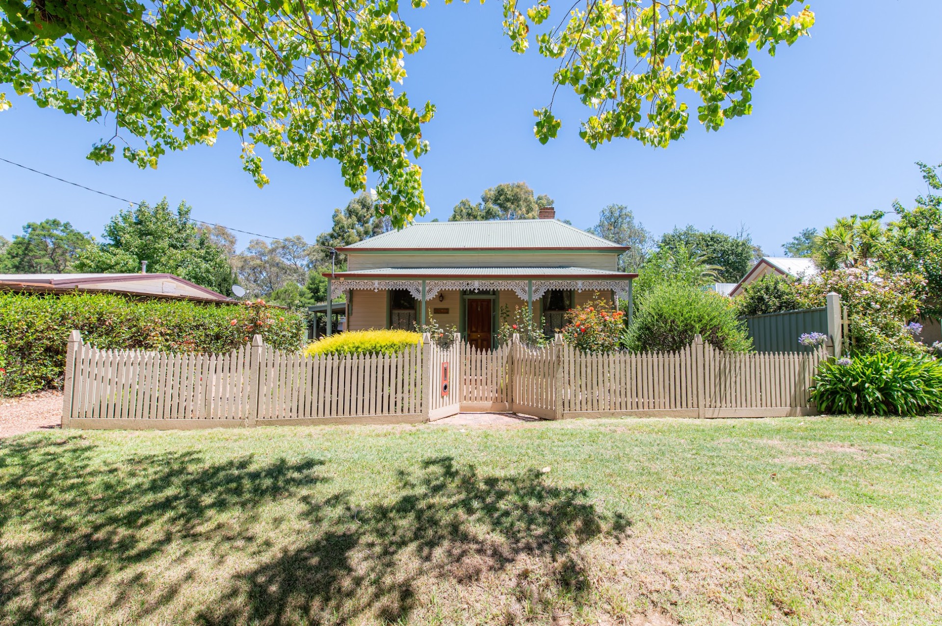 For Sale By Owner Castlemaine VIC 3450 142 Johnstone St