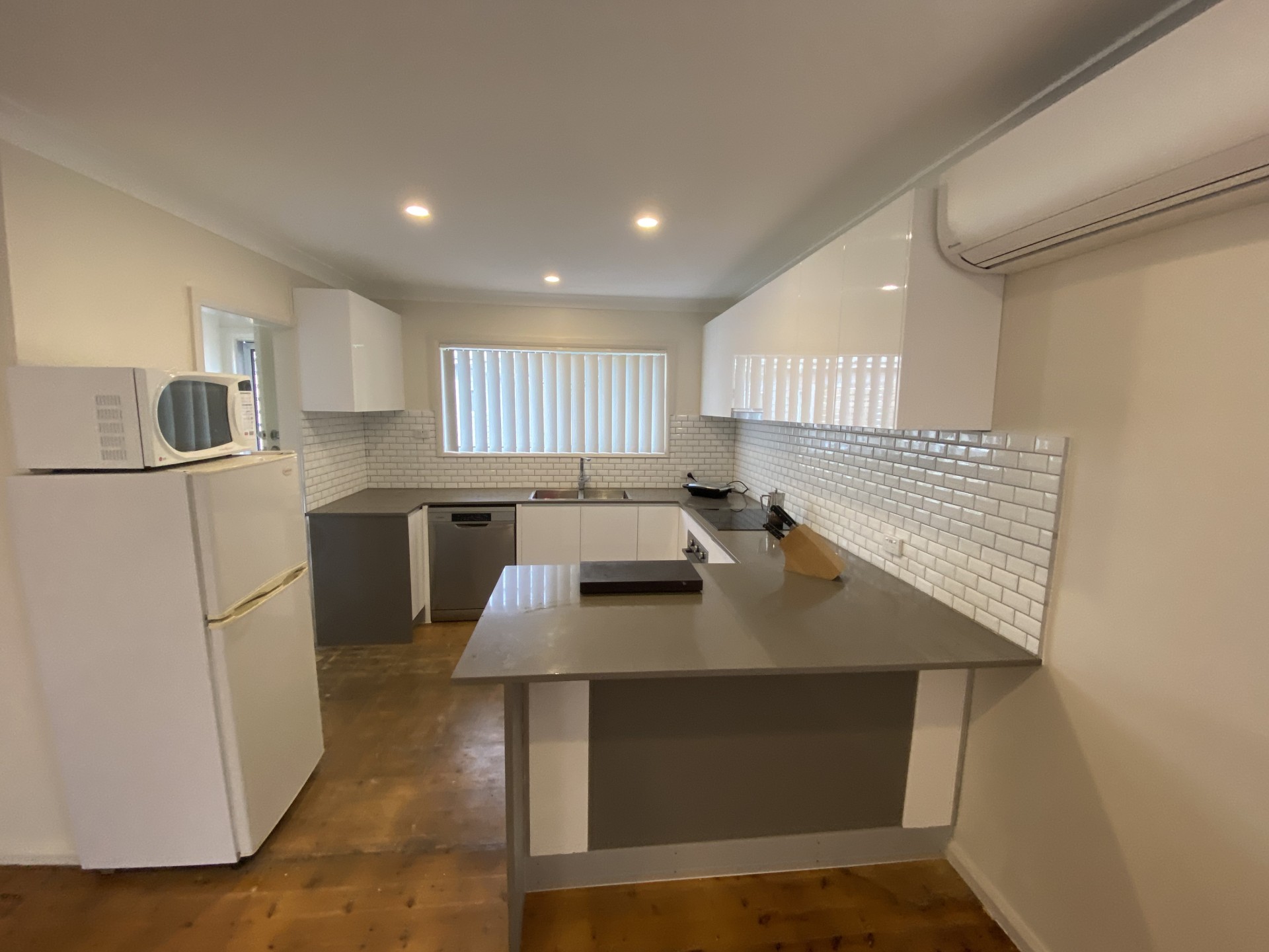 For Rent By Owner Albion Park NSW 2527 8 Amaral Avenue