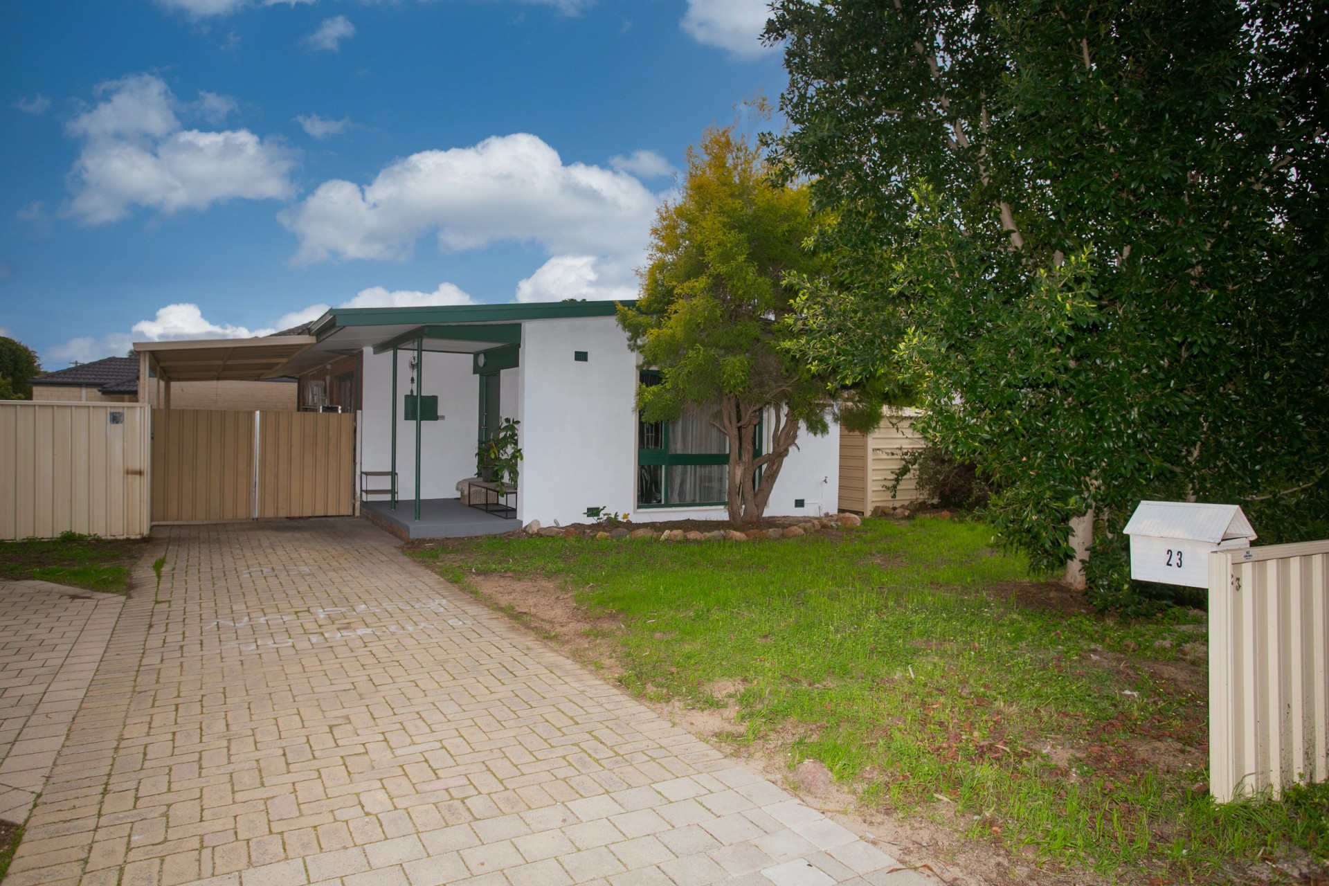 Private House Sales WA KELMSCOTT, WA 6111