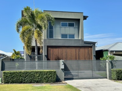 For Sale By Owner HOPE ISLAND, QLD 4212