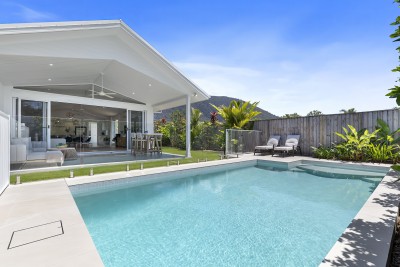 For Sale By Owner PALM COVE, QLD 4879