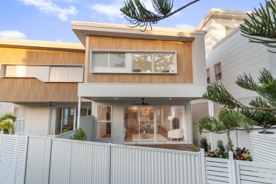 For Sale By Owner BROADBEACH WATERS, QLD 4218