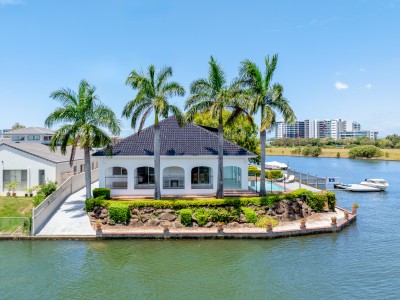For Sale By Owner RUNAWAY BAY, QLD 4216