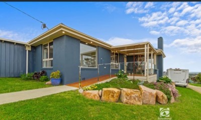 For Sale By Owner LAKES ENTRANCE, VIC 3909