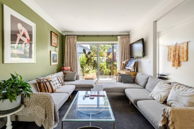 For Sale By Owner ELWOOD, VIC 3184