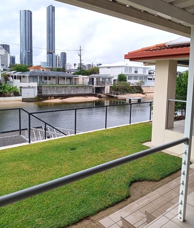 For Sale By Owner BROADBEACH WATERS, QLD 4218