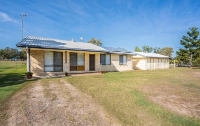 For Sale By Owner SUNSHINE ACRES, QLD 4655