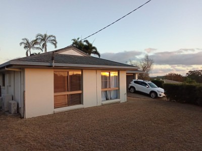 For Sale By Owner CLINTON, QLD 4680