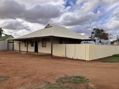 For Sale By Owner MOUNT MAGNET, WA 6638