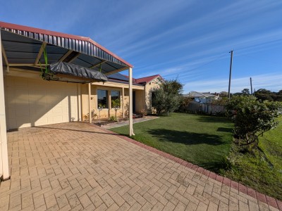 For Sale By Owner CENTENNIAL PARK, WA 6330