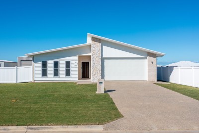 For Sale By Owner INNES PARK, QLD 4670