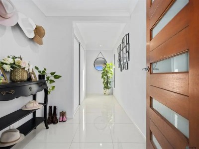 For Sale By Owner WYNNUM, QLD 4178
