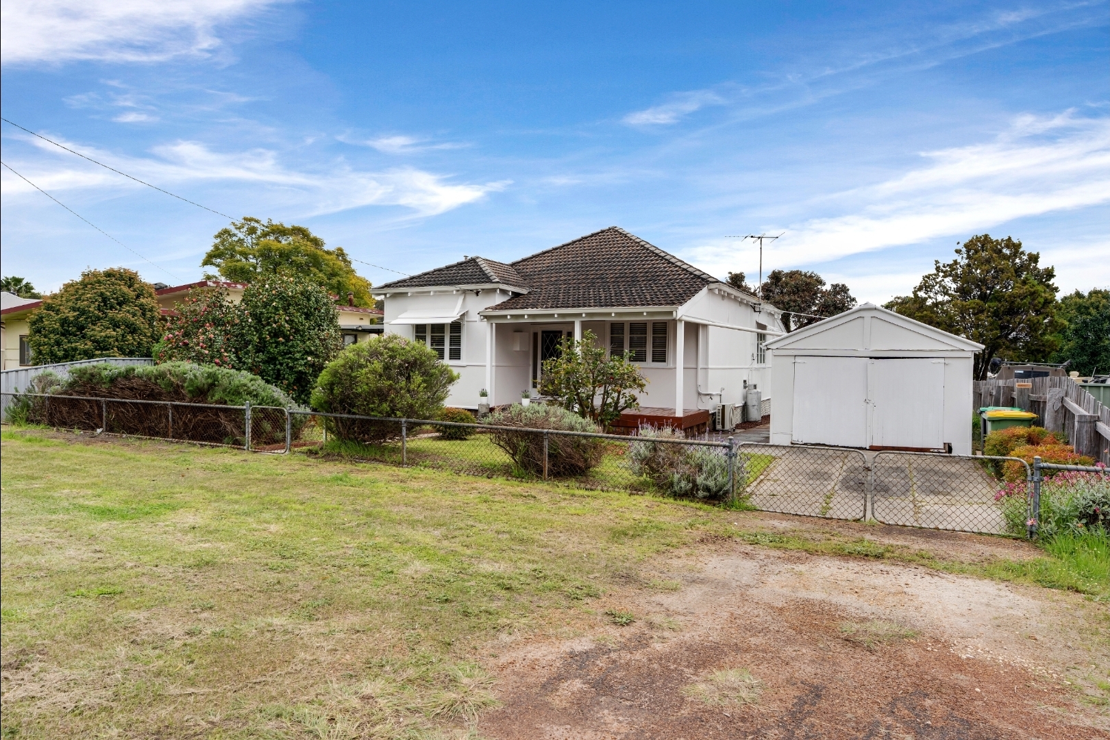 For Sale By Owner: 100 Jones Street, Collie, WA 6225
