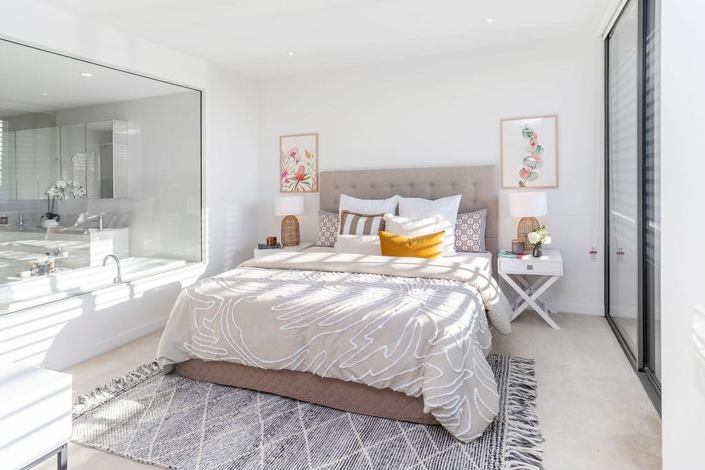 Private Rentals: 2202/1 Marina Promenade, Paradise Point, QLD 4216