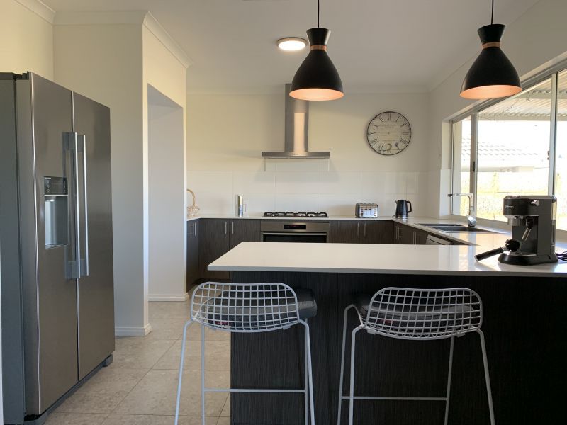 Private Rental 10 Sanctuary Circuit, Dawesville, WA 6211