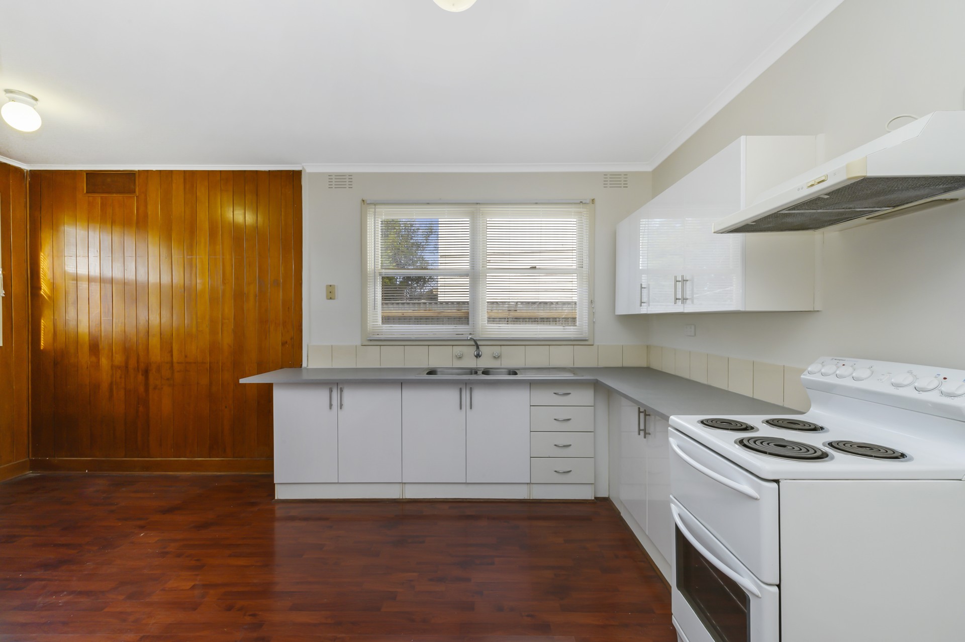 For Sale By Owner Werribee VIC 3030 | 15 Dixon Avenue