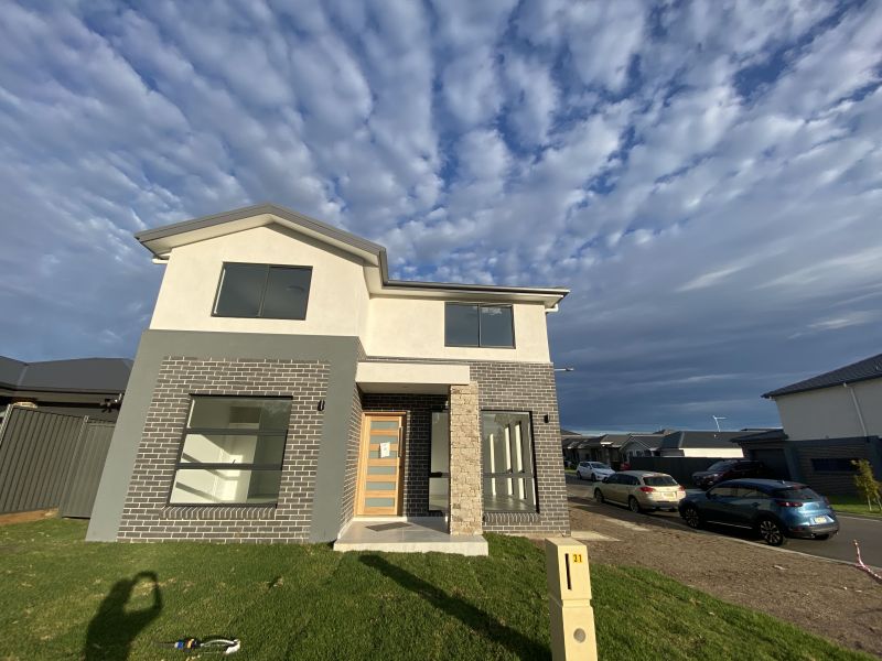 Private Rental 3155 Pioneer Street, Gregory Hills, NSW 2557