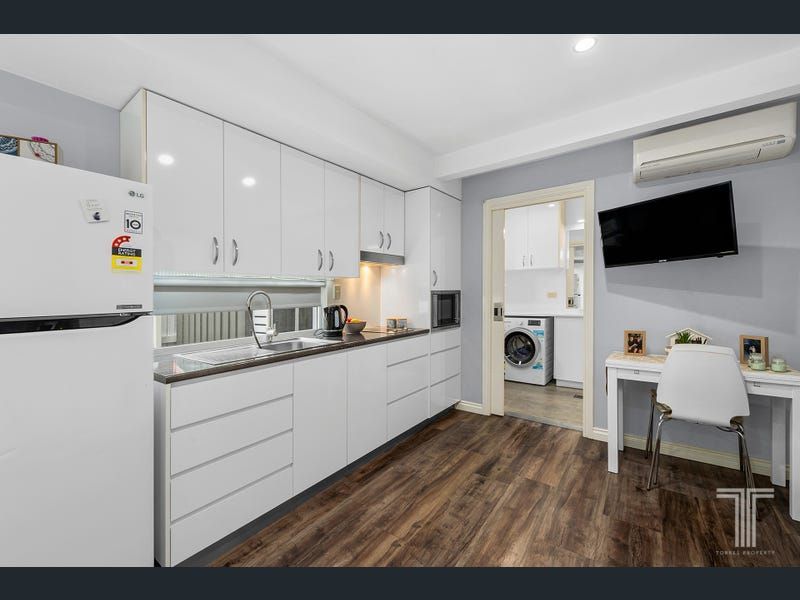 Private Rental 1041 Logan Road, Holland Park West, QLD 4121